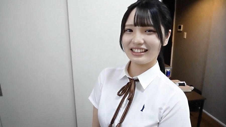 中森心々奈の無修正エロ動画「【僕と天使の秘密の放課後】シルクのような奇跡の肌。心奪われる澄んだ瞳。時を忘れる天使の魔法。まゆ１８歳。」